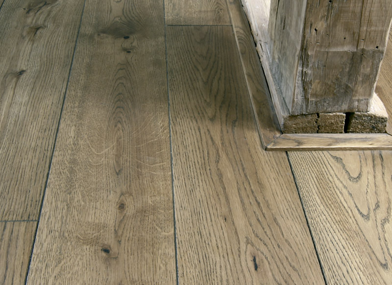 Tarima maciza acabado natural